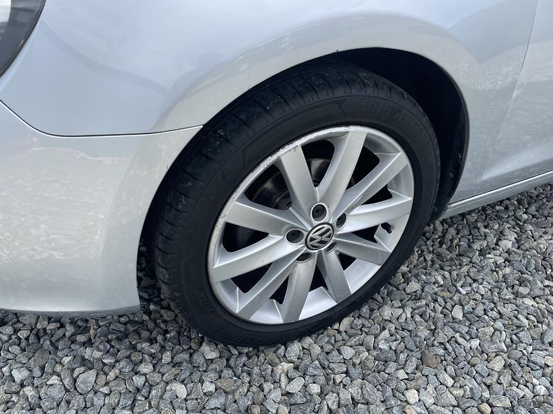 Volkswagen Golf 1.6TDi 105PS  6 HIGHLINE TOP!! - fotka 19 z 176