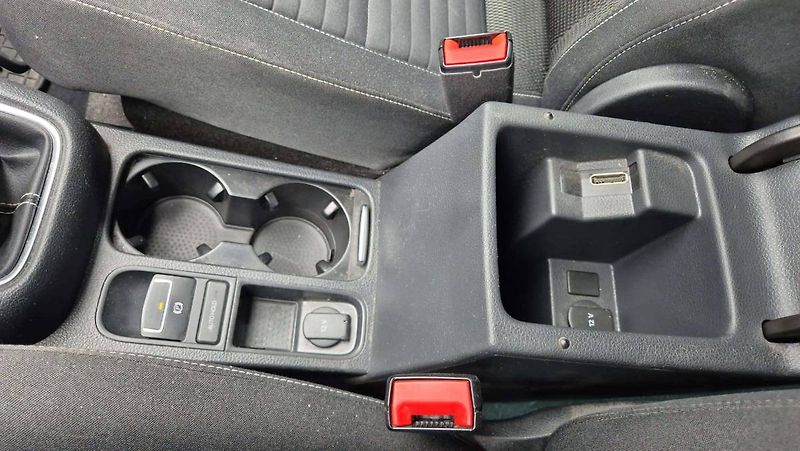 Volkswagen Sharan 2.0TDI 103kW MT6 - fotka 32 z 49