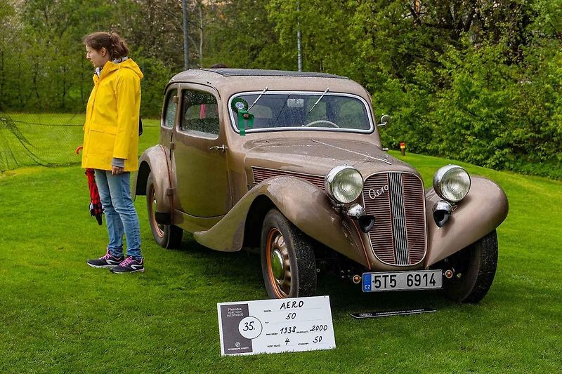 Z výstavy Automobilové klenoty.