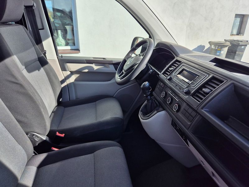 Volkswagen Transporter (2016) 2.0TDI Long,9míst, Závěs - fotka 11 z 36