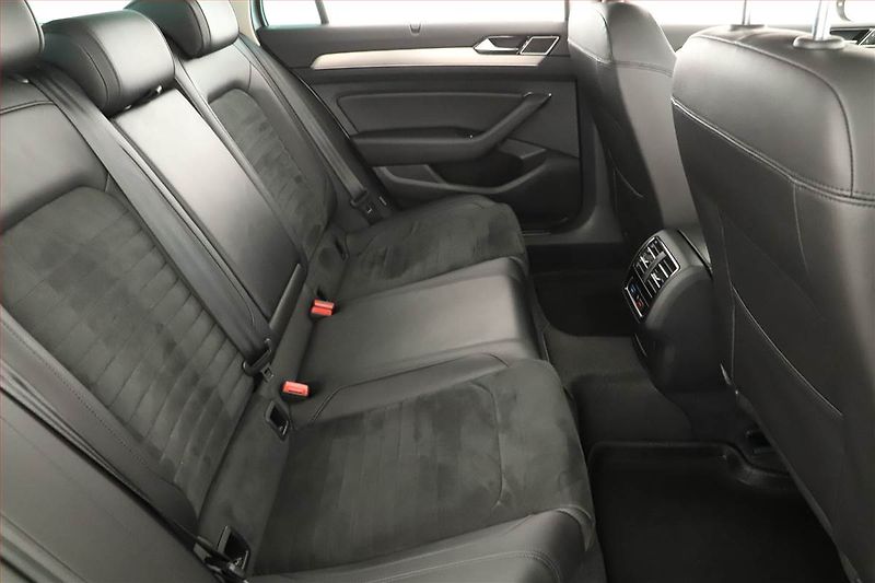 Volkswagen Passat (2016) Highline 2.0 TDI, Navi - fotka 7 z 16
