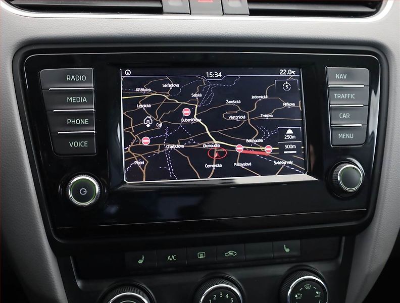 Škoda Octavia (2015) 2.0 TDI, 4X4, Serv.kniha - fotka 15 z 20