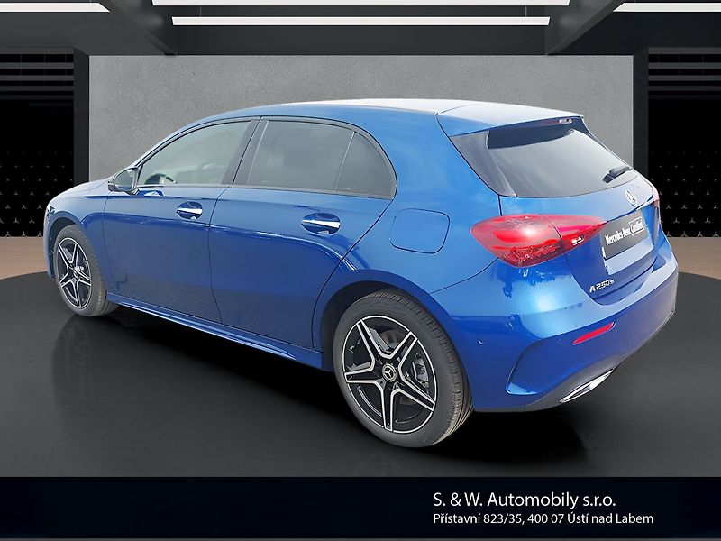 Mercedes-Benz Třídy A 250e s hybridní technologií EQ - fotka 3 z 27