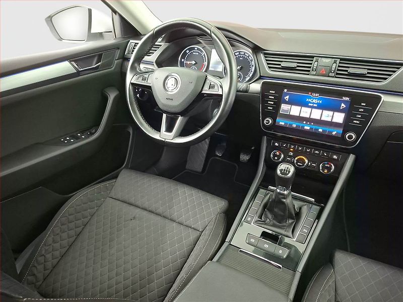 Škoda Superb (2019) 2.0 TDI, Navi, Bi-Xenony - fotka 7 z 21