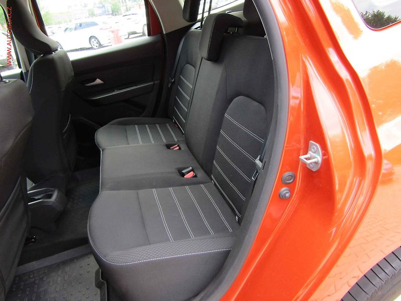 Dacia Duster (2023) 1.0TCe, 1.maj,ČR, AC, park - fotka 10 z 17