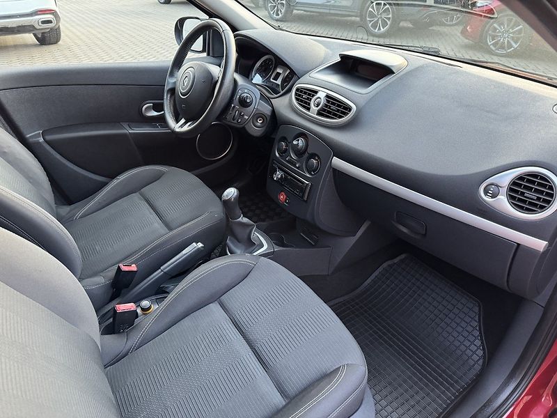 Renault Clio (2009) 1.2i 55kW Klima Výhřev Sedadel - fotka 12 z 46