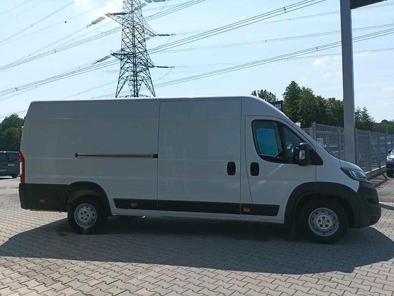 Peugeot Boxer (2020) 4350 L4H2 2.2HDi 140k MAN6 - fotka 8 z 18