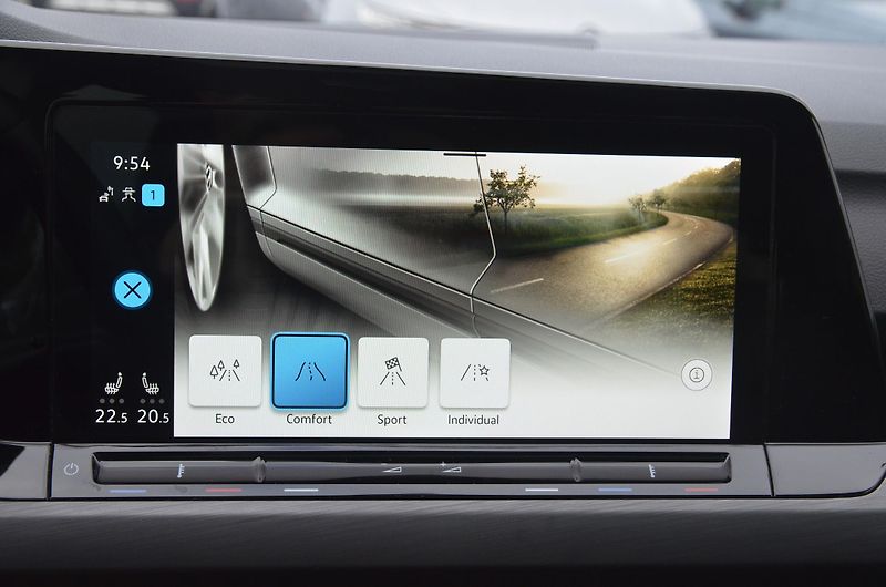 Volkswagen Golf (2022) 2.0 TSi 140kW DSG Style iQ-LED - fotka 39 z 50