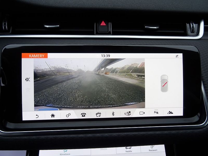 Land Rover Range Rover Evoque 2.0D 150 AWD A/T Kamera - fotka 9 z 31