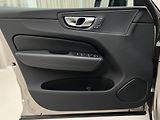 Volvo XC60 B4 AWD DARK PLUS AUT - náhled 7