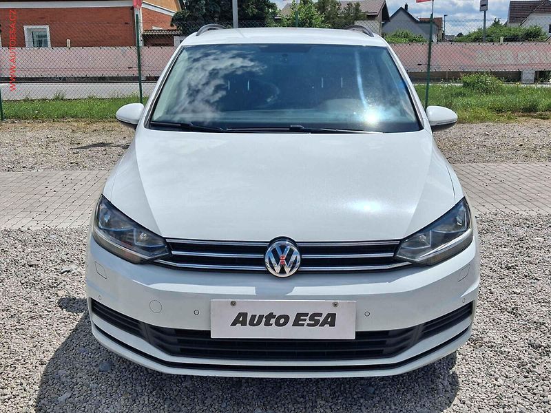 Volkswagen Touran (2019) 2.0TDi, DSG, navi, AC, TZ - fotka 2 z 23