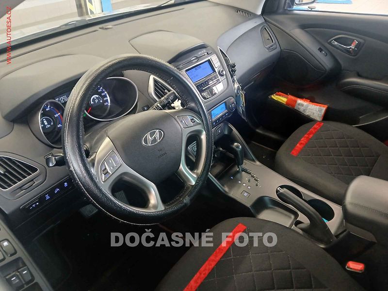 Hyundai ix35 (2011) 2.0CRDi 4x4, AT, kůže, autoAC - fotka 3 z 3