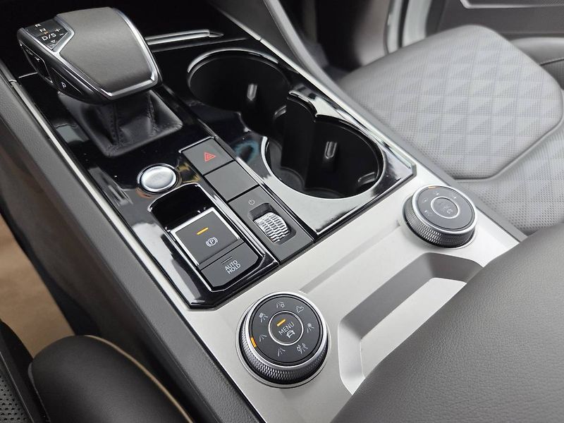 Volkswagen Touareg (2019) 3.0 TDI 210kW Vztduch/Noční vi - fotka 26 z 44