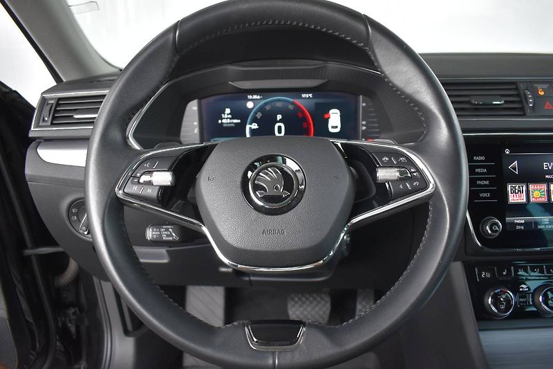 Škoda Superb (2023) 2.0TDI 147kW DSG 4x4,tažné - fotka 20 z 25