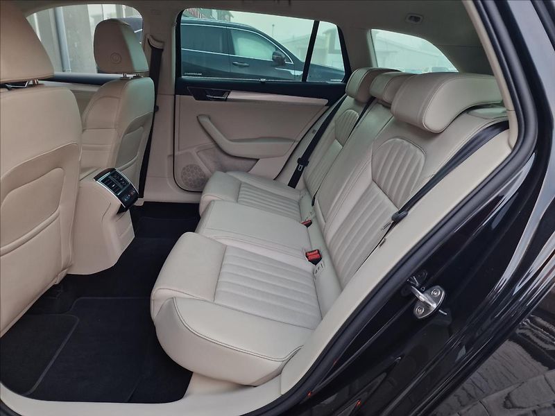 Škoda Superb 2.0TDI 147kW 4x4 DSG L&K,1Maj - fotka 17 z 50