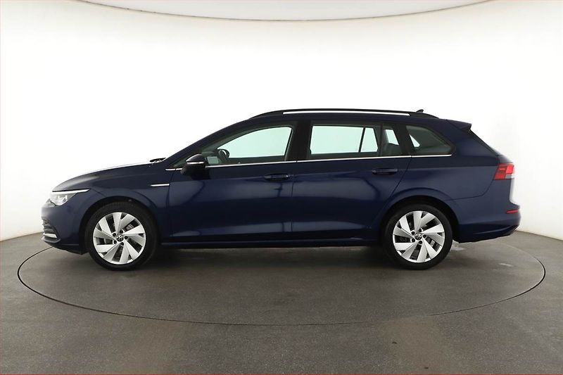 Volkswagen Golf (2023) Style 1.5 TSI - fotka 3 z 20