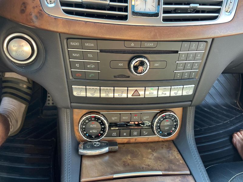 Mercedes-Benz CLS 350d 4MATIC Shooting Brake - fotka 28 z 40