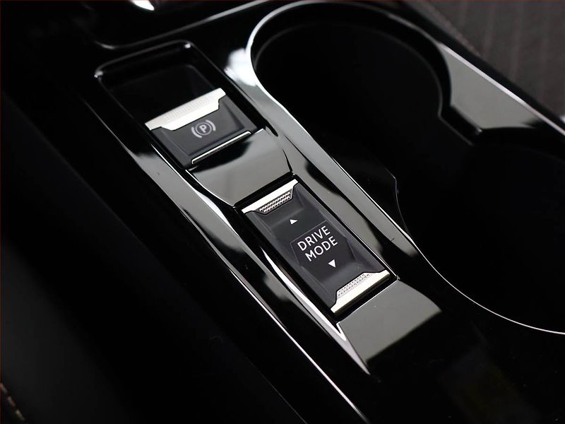 Peugeot 2008 (2024) 1.2 PureTech - fotka 17 z 19