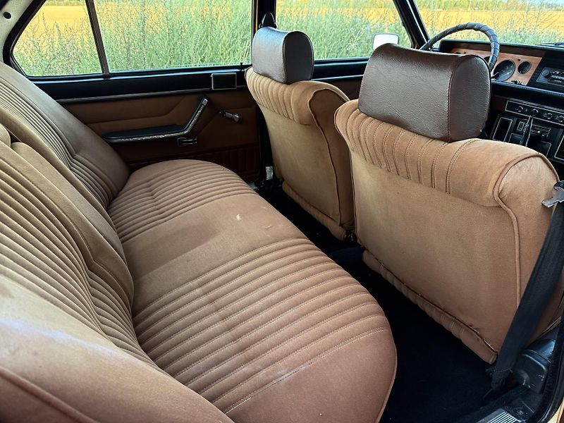 Fiat 132 1800 GLS 5 rychlostí REZERVACE - fotka 16 z 17