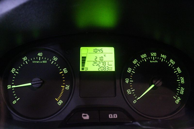 Škoda Fabia (2011) Škoda Fabia 1.2i + lpg, klima - fotka 13 z 16
