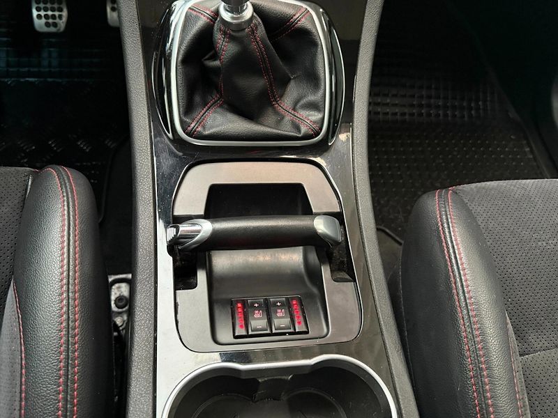 Ford S-MAX (2014) 2.2 TDCi 147kW Titanium, tažné - fotka 18 z 24