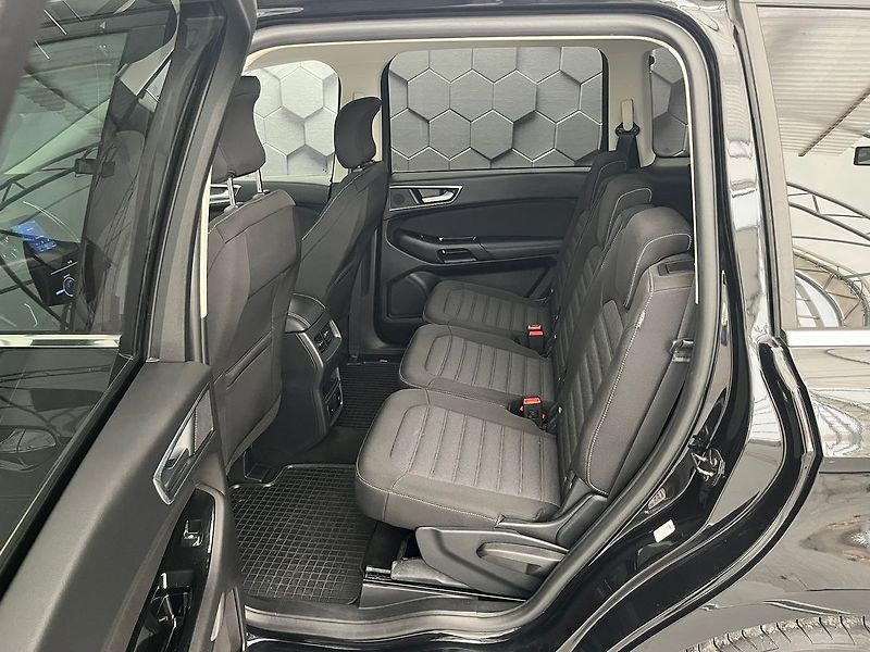 Ford Galaxy 2.5 HEV TITANIUM 7 míst - fotka 27 z 71