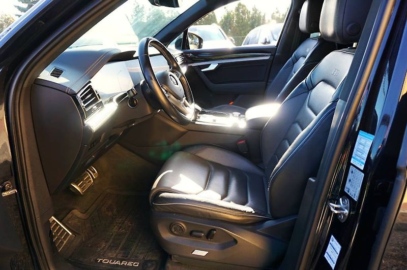 Volkswagen Touareg (2019) R-LINE 3,0 TDI V6 210 kW - fotka 28 z 48