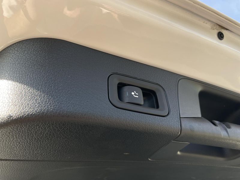 Mercedes-Benz GLB 200d 4Matic - fotka 14 z 32