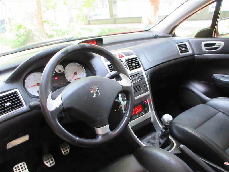 Peugeot 307 2,0 CC 2.0HDi 100Kw, JBL, Kůže - fotka 19 z 37