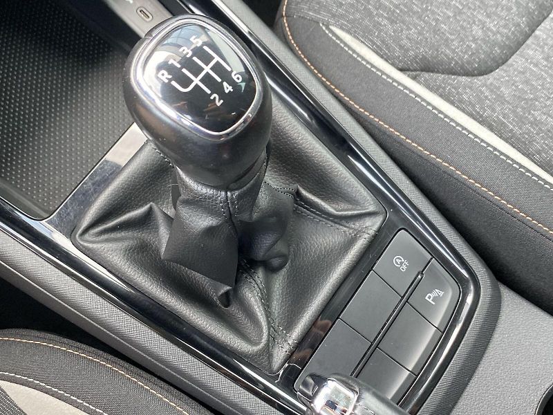 Škoda Scala (2020) 1.6 TDI Style Extra - fotka 18 z 34