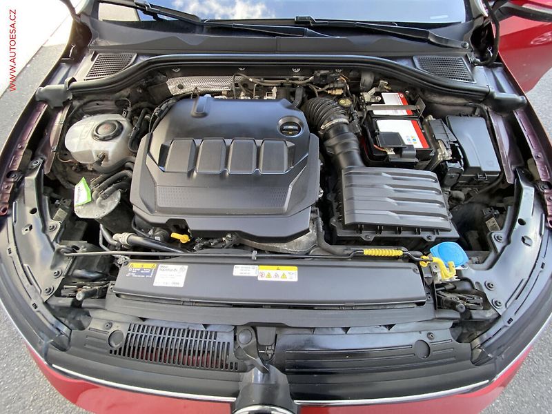 Volkswagen Golf (2022) 2.0 TDi, Life, DSG, LED - fotka 7 z 23