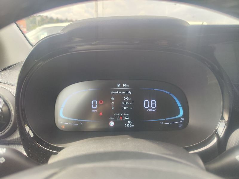 Hyundai i10 1.0i/46kW Wave - fotka 13 z 28