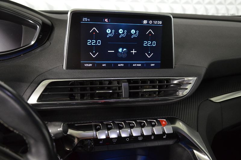 Peugeot 3008 (2020) 1.5bHDi 130 Allure - fotka 14 z 20