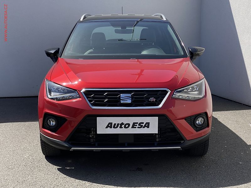 Seat Arona (2018) 1.5 TSi, FR, +ALU, LED - fotka 2 z 18