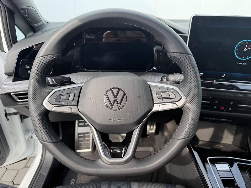 Volkswagen Golf (2026) R-Line People 7DSG mHEV 1,5eTS - fotka 13 z 26