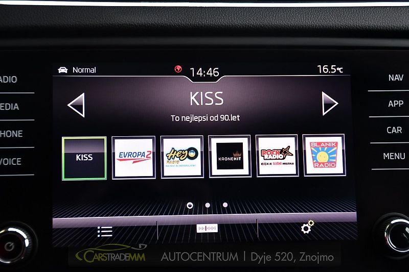 Škoda Octavia 1,6 TDI DSG STYLE & DYNAMIC - fotka 37 z 53