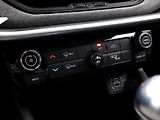 Jeep Compass 1,3 MultiAir 96kW Night Eagle - náhled 28