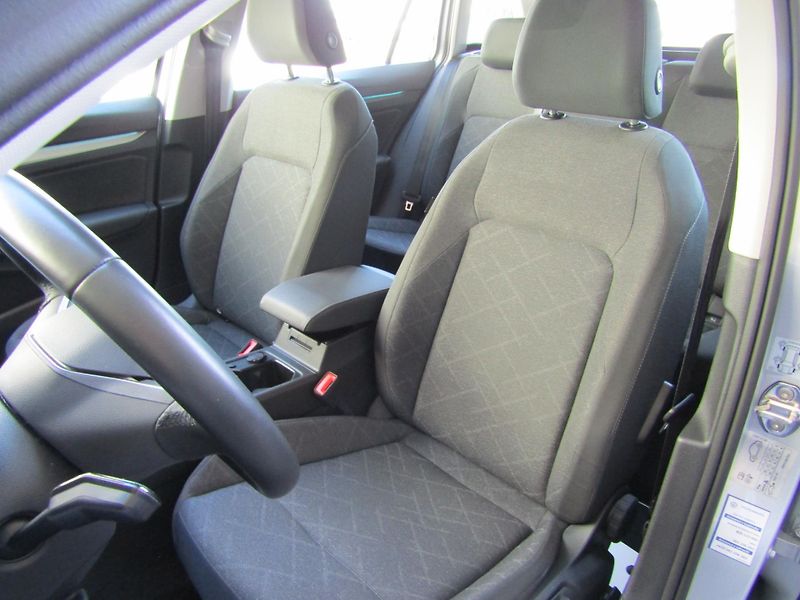 Volkswagen Golf (2022) Variant Life 1,5 TSI - fotka 18 z 29