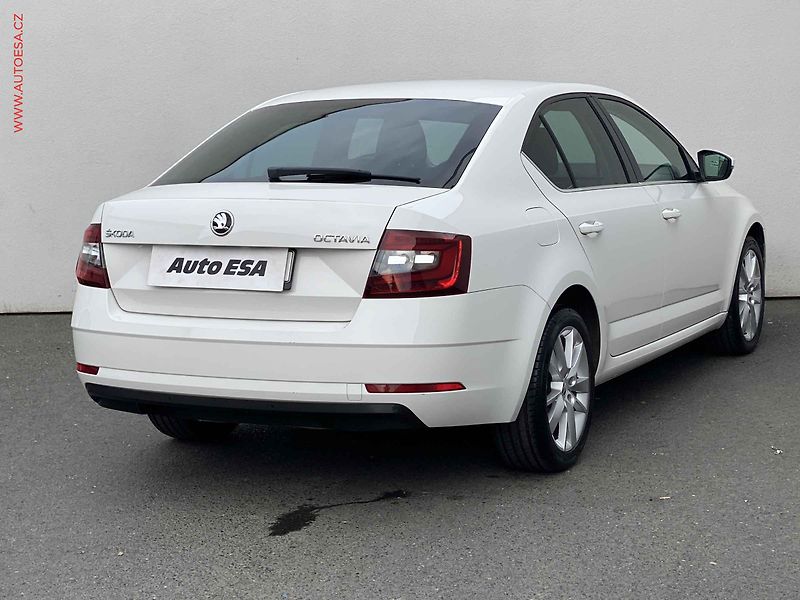 Škoda Octavia (2018) 1.6 TDi, ČR, Style, LED - fotka 4 z 18