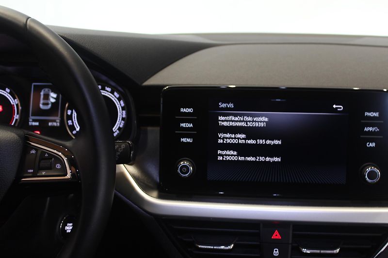 Škoda Scala (2020) 1.0TSI85kW Style+ Matrix - fotka 33 z 37