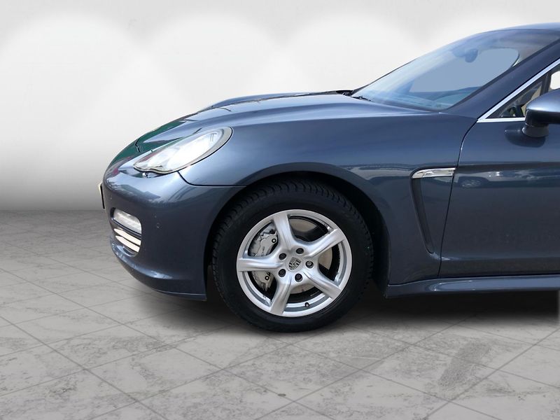 Porsche Panamera 4S - fotka 10 z 30