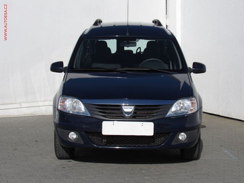 Dacia Logan (2010) 1.6i, ČR, Arctica - fotka 2 z 3