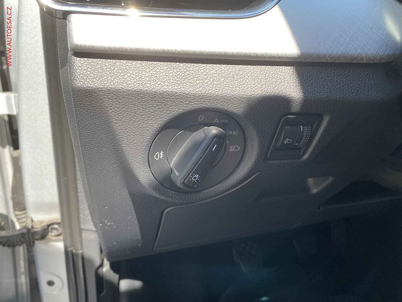Škoda Kamiq (2023) 1.0 TSi, TOUR, LED, kamera, - fotka 15 z 20