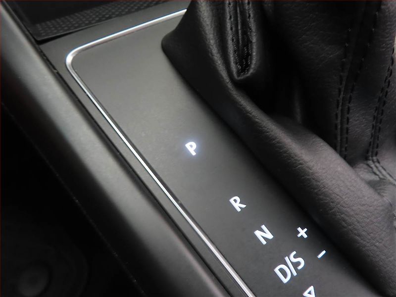 Volkswagen Touran (2022) Highline 1.5 TSI - fotka 12 z 14