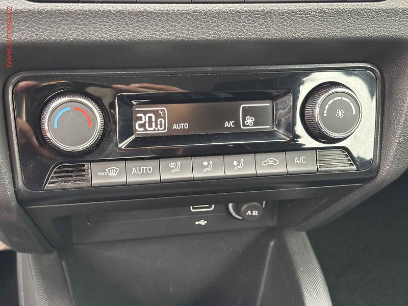Škoda Fabia (2019) 1.0 TSI, ČR, LED, AC, temp - fotka 14 z 17