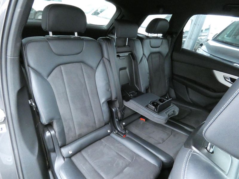Audi Q7 S-Line 3.0 TDI Quattro 210KW - fotka 26 z 30