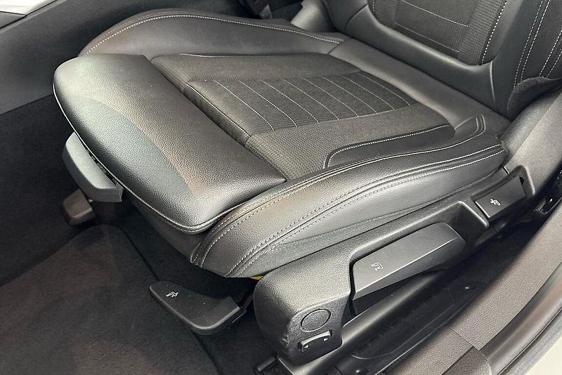 BMW Řada 3 320d xDrive - fotka 7 z 24