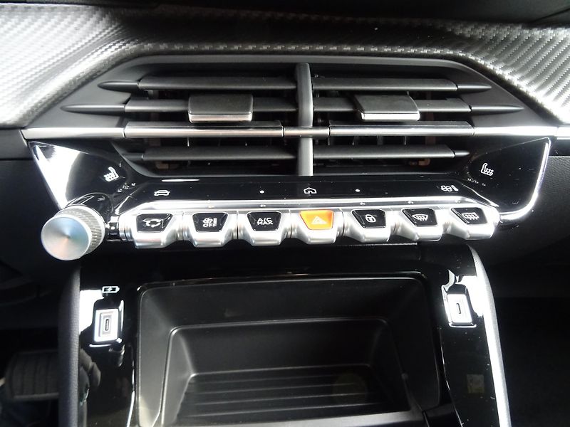 Peugeot 2008 (2026) ALLURE Hybrid 145k e-DCS6 - fotka 36 z 45