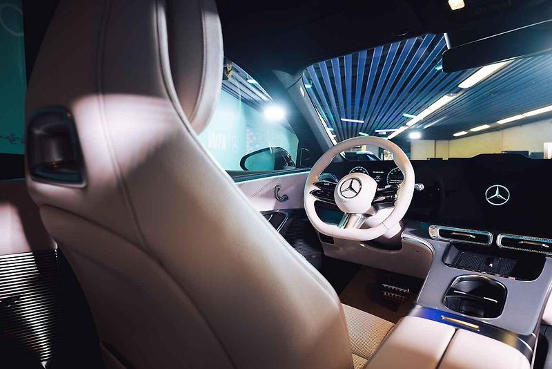 Mercedes-Benz letos odstartoval novou éru jako globální partner ženského tenisu (WTA). Své ambice v tomto sportu nyní potvrzuje i v České republice, kde v rámci ostravského turnaje představuje dvě klíčové novinky: novou generaci modelů GLB a GLC.