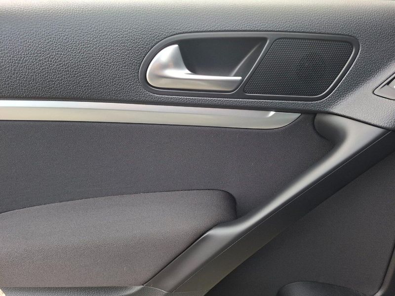 Volkswagen Tiguan (2014) 2.0TDI 103kW 6MAN - fotka 32 z 47